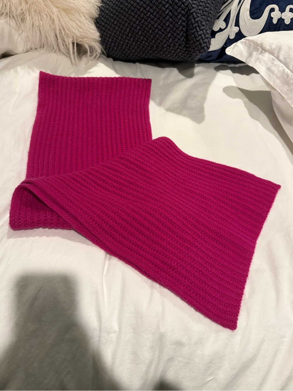 Women's Fuchsia Ribbed Knit Scarf